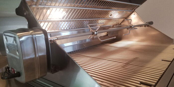 Lynx Professional 30"  Built-In -Gas Grill With Rotisserie - Model #  L30R-3-LP (Display) - Image 5